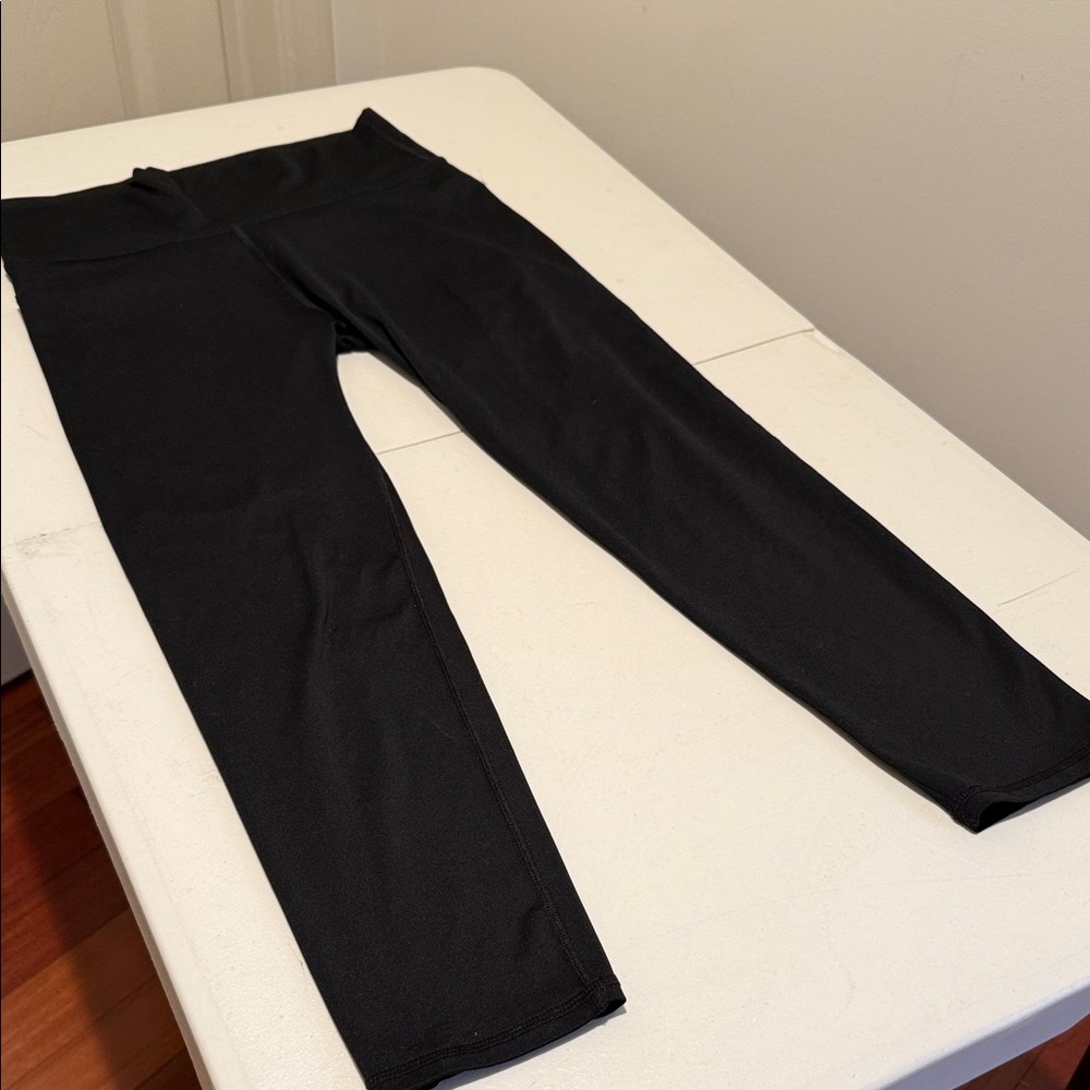 Fabletics Gym Outdoor Adventure Hiking Dance Vacation Errands Black Leggings Med